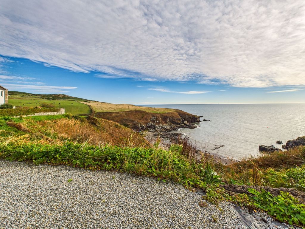 Property photo 2 of 33