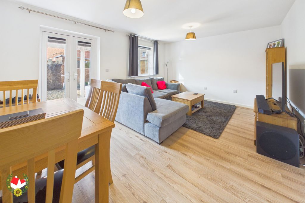 Property photo 3 of 13