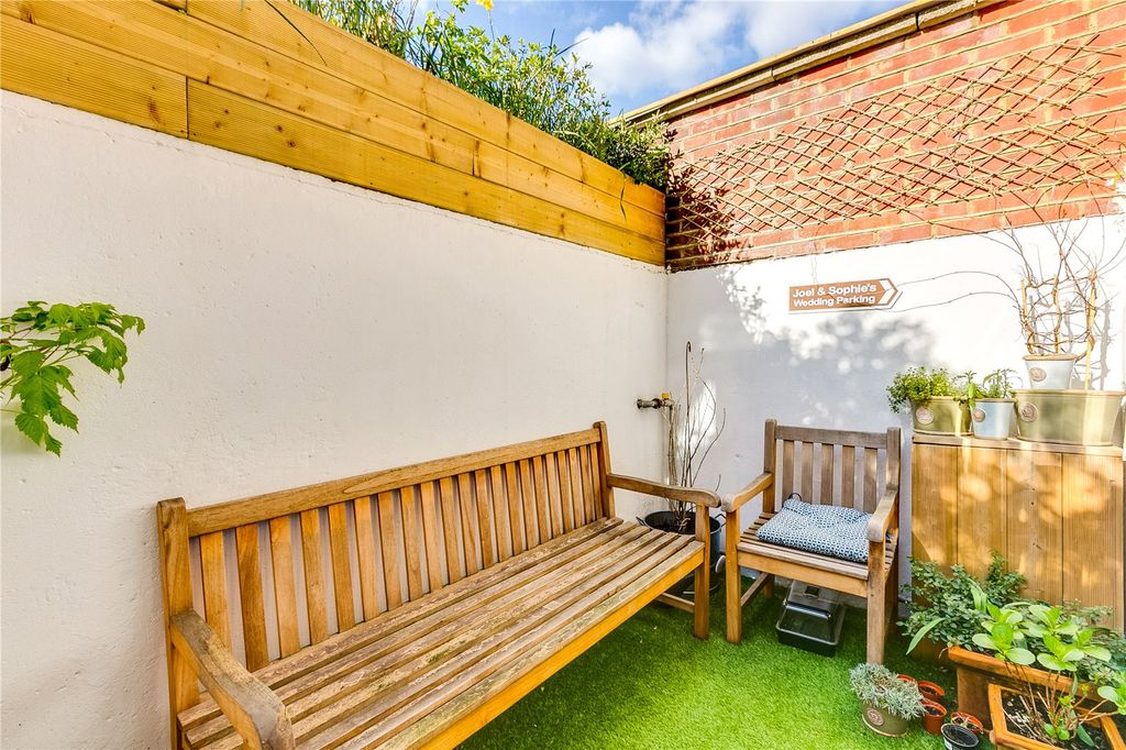 Property photo 3 of 9