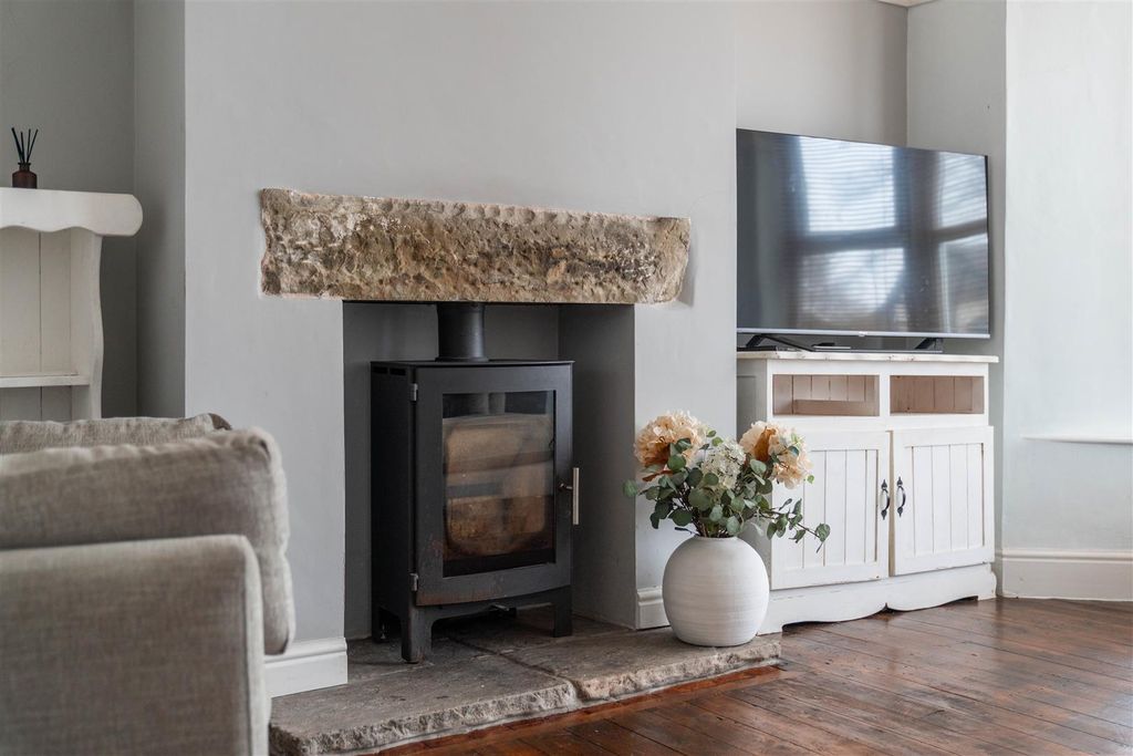 Property photo 3 of 25 Living Room.Jpg