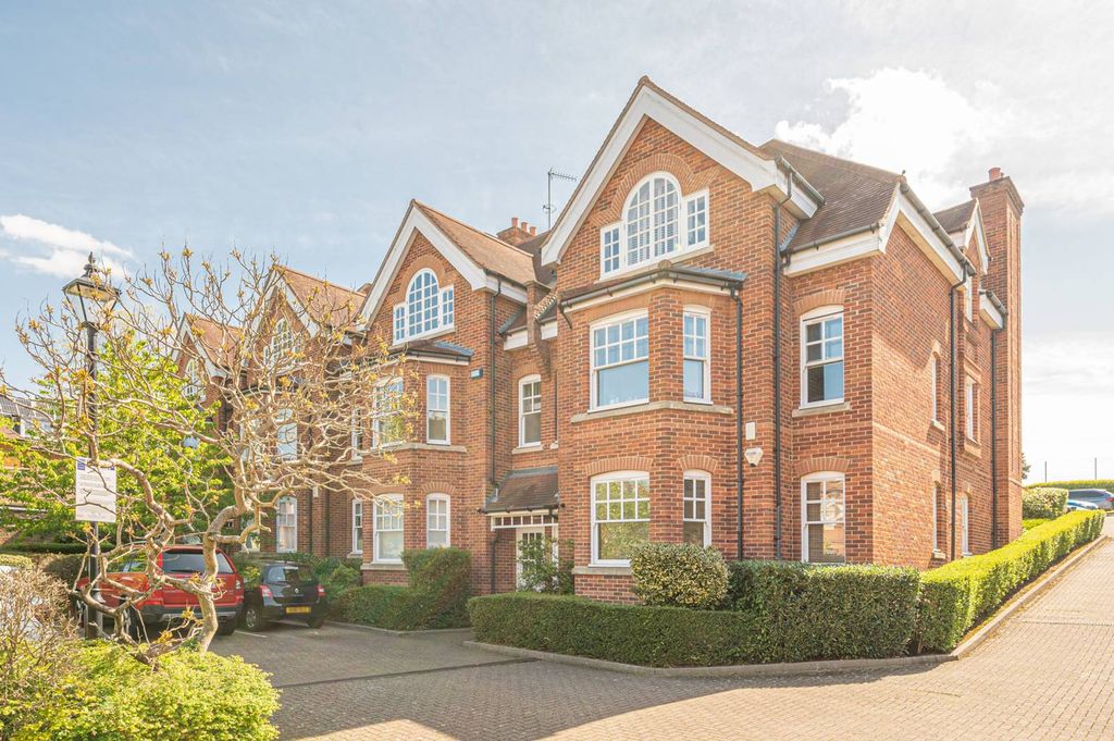 Property photo 2 of 14