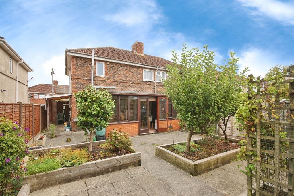 Property photo 2 of 17 Photo