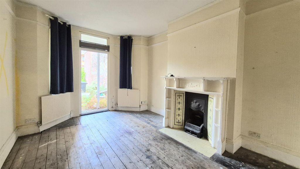 Property photo 3 of 28 2nd Studio Room