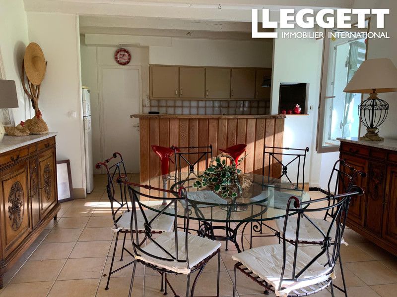 Property photo 2 of 10