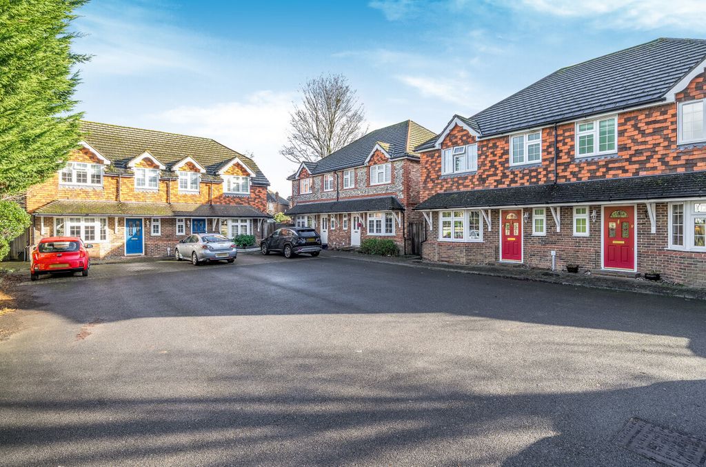 Property photo 1 of 17 1405272-18-6979Ef...