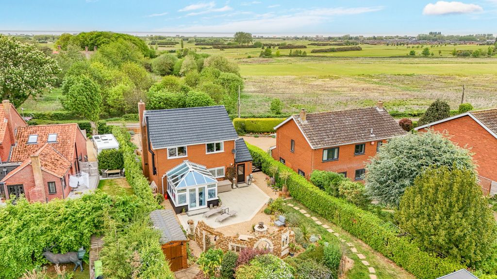 Property photo 2 of 48 4965544