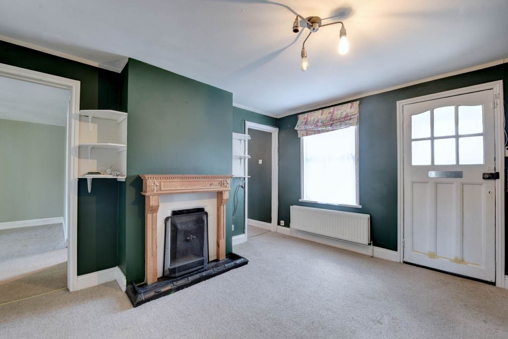 Property photo 3 of 10