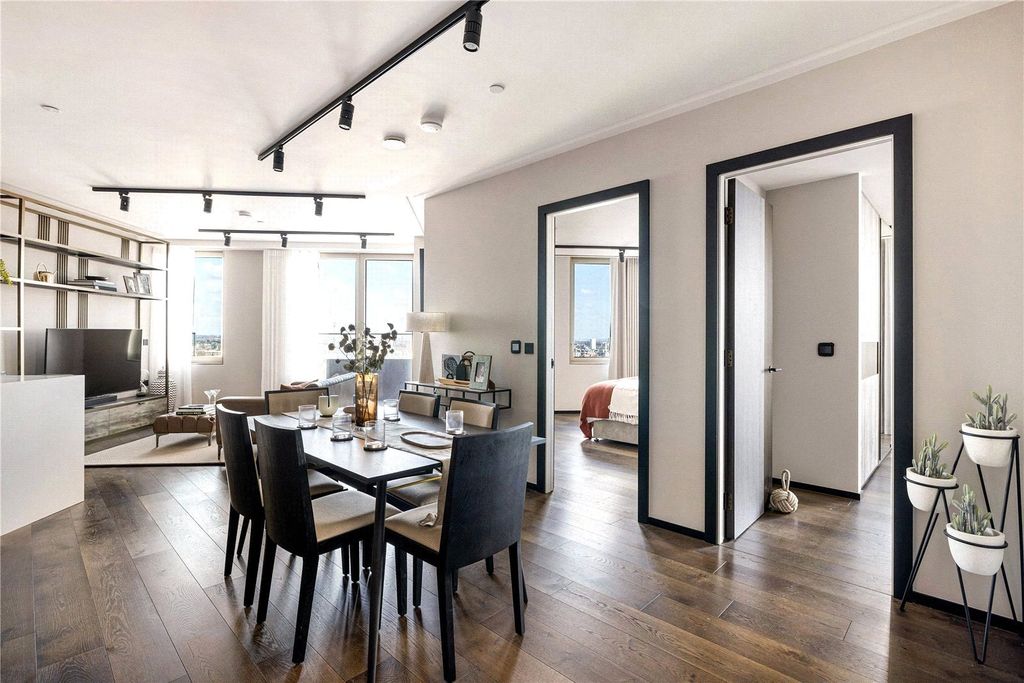 Property photo 3 of 19 Dining Area