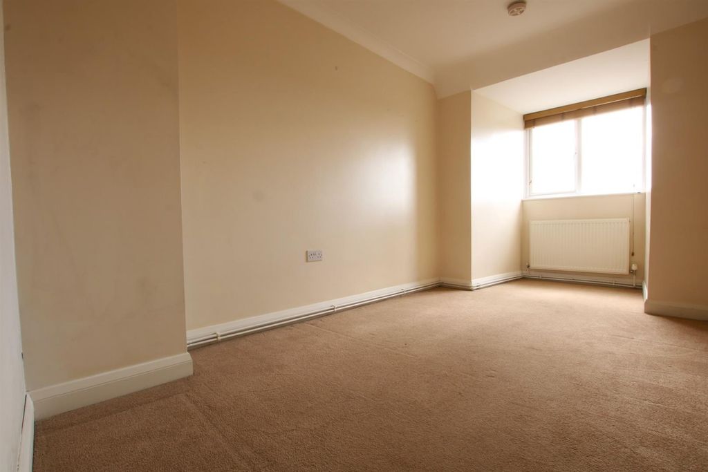 Property photo 2 of 11 Img_1214.Jpg