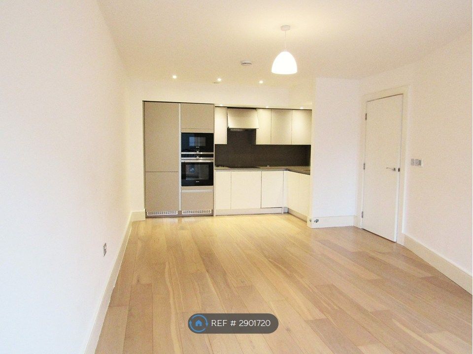Property photo 3 of 9 Kitchen/ Lounge