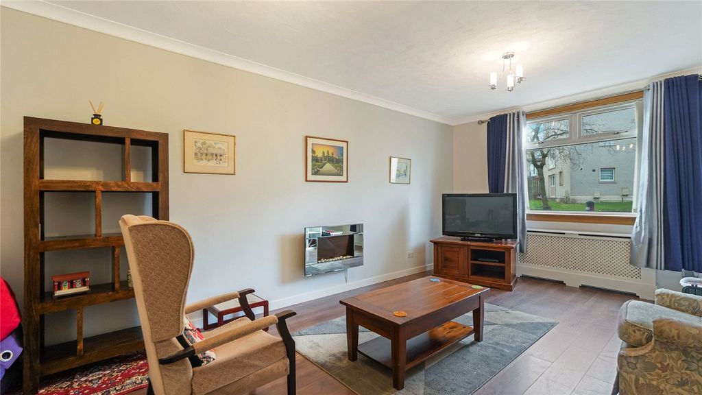 Property photo 2 of 19 Picture No. 04