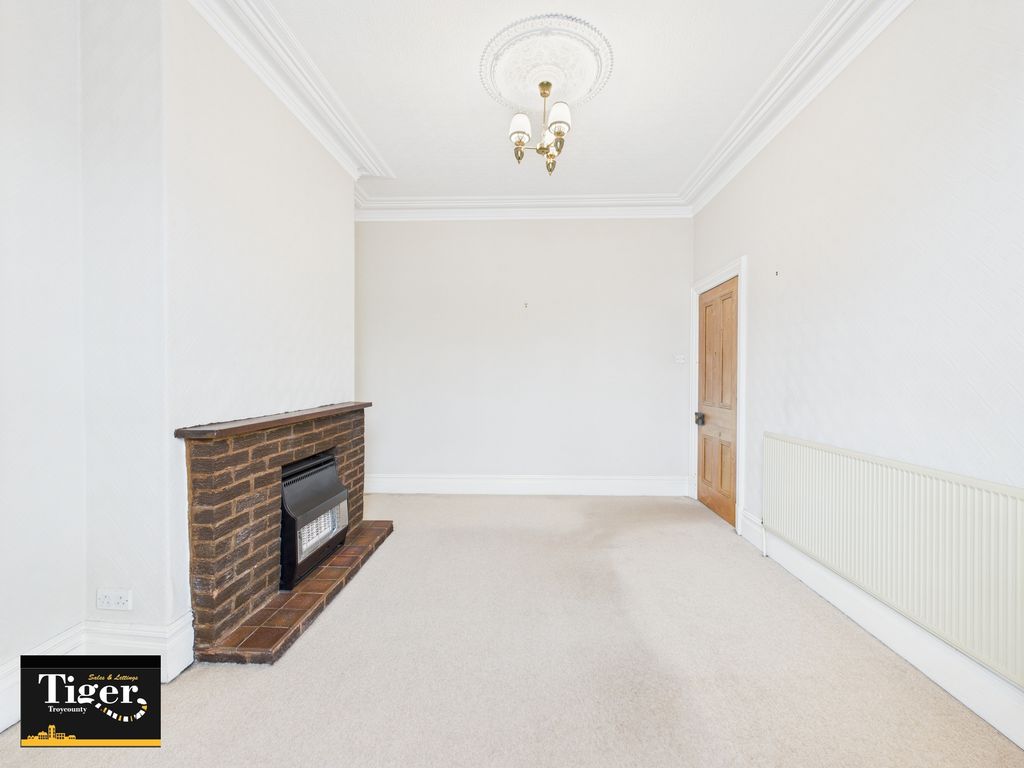Property photo 3 of 14 Cam03440G0-Pr0374-Still009