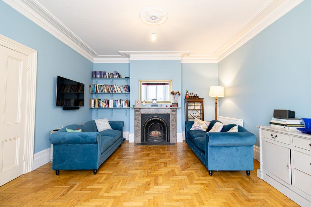 Property photo 3 of 45 3688487