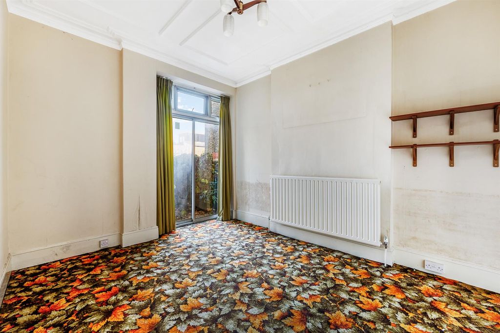 Property photo 3 of 14