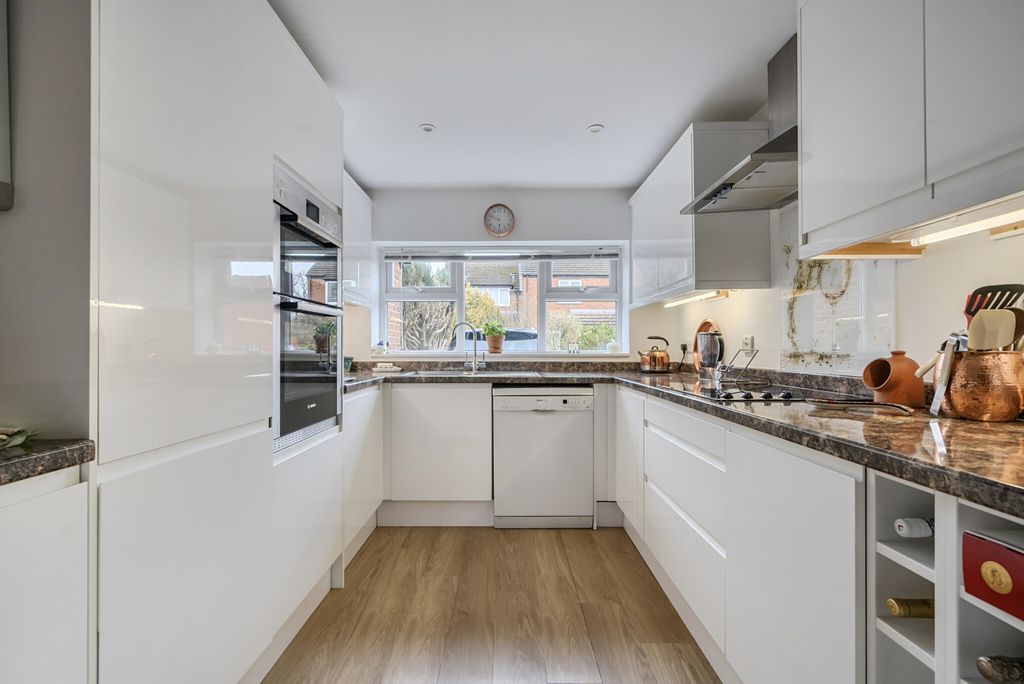 Property photo 3 of 30 1425225-22-69B3E6...