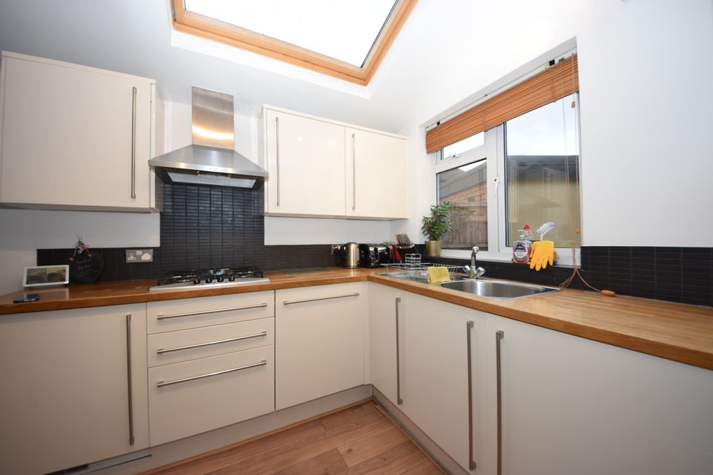 Property photo 2 of 26