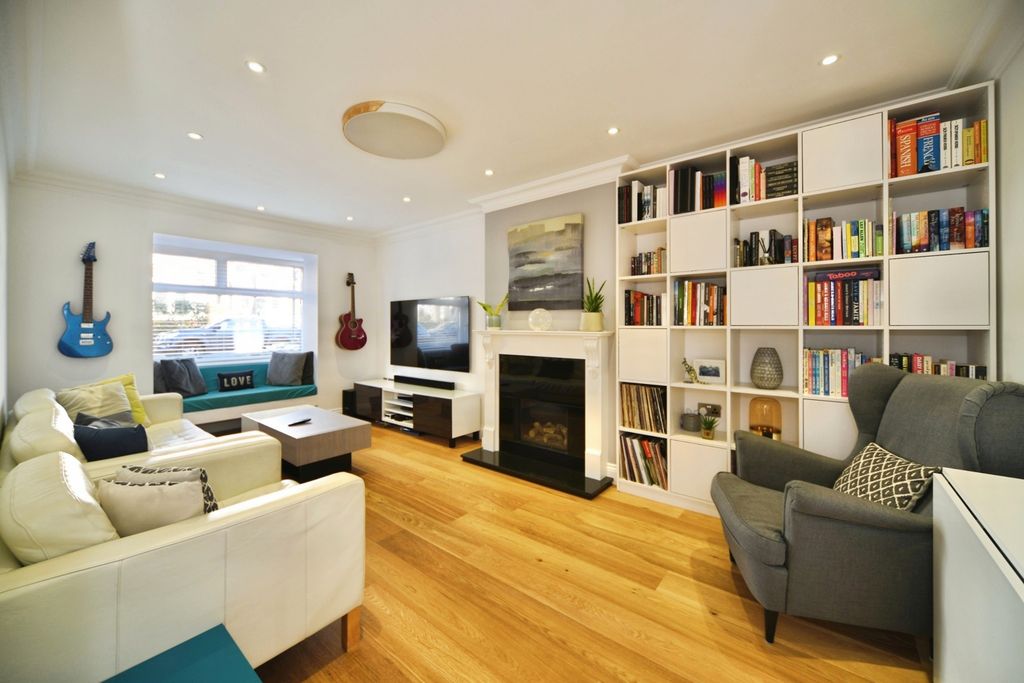 Property photo 2 of 21 Pbox-Img.Jpg