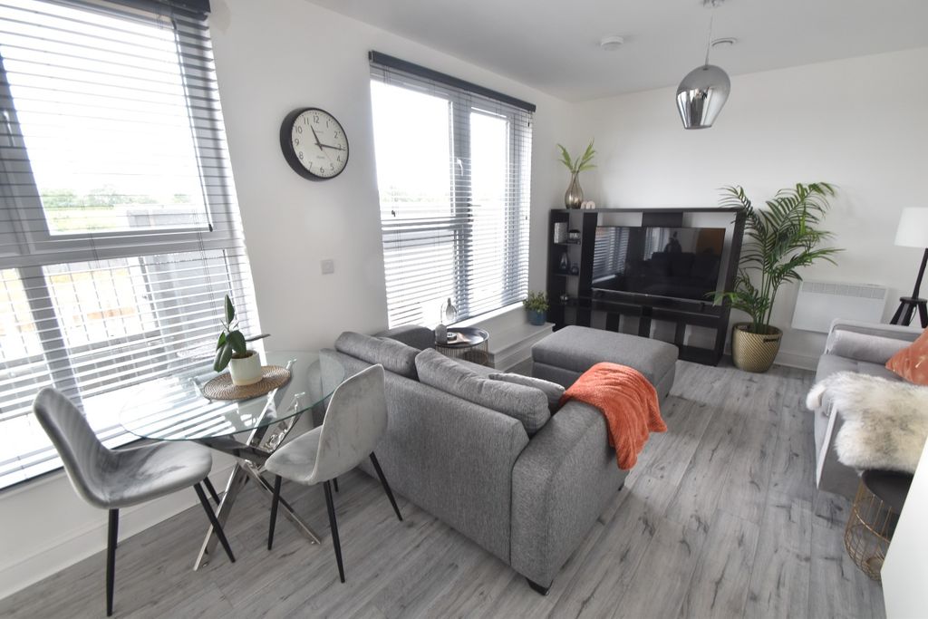 Property photo 3 of 11 1462623