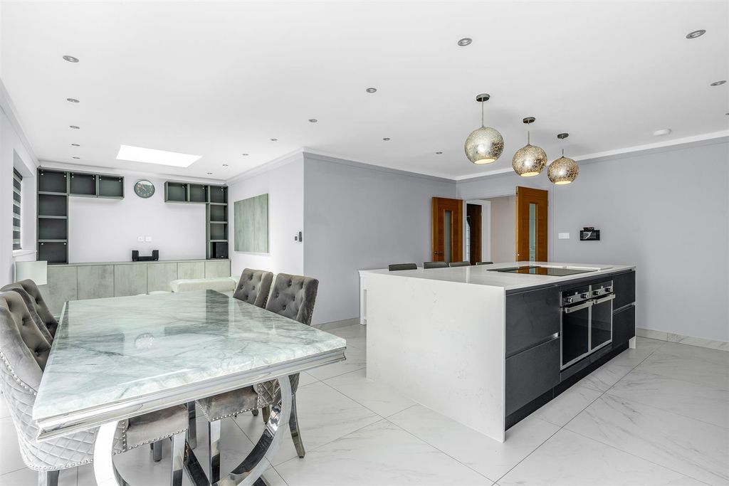 Property photo 2 of 26 Internal-19.Jpg