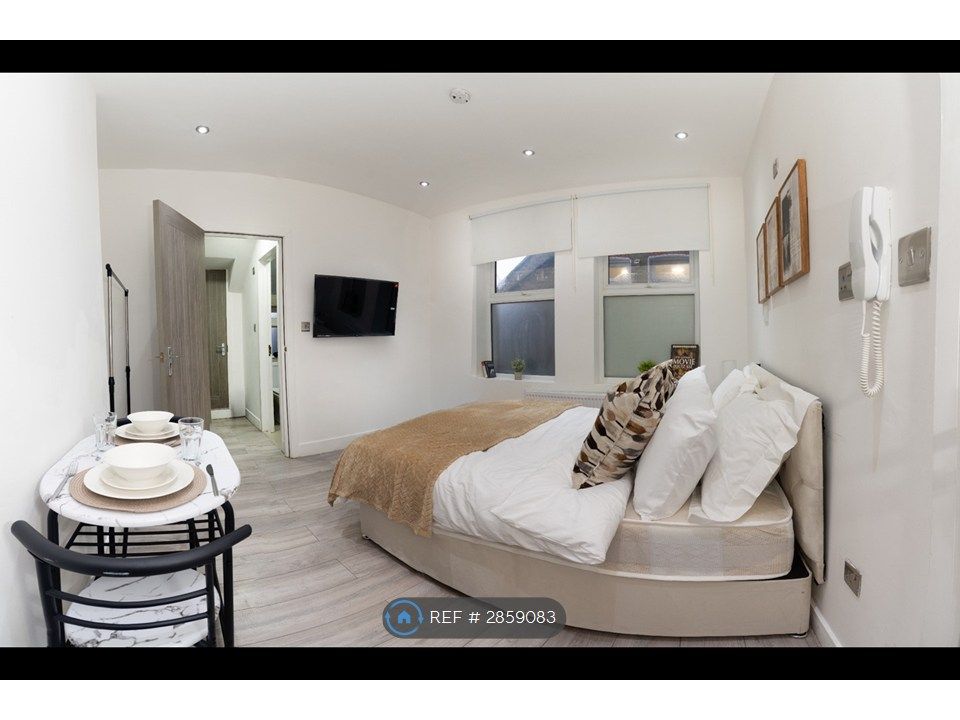 Property photo 2 of 35