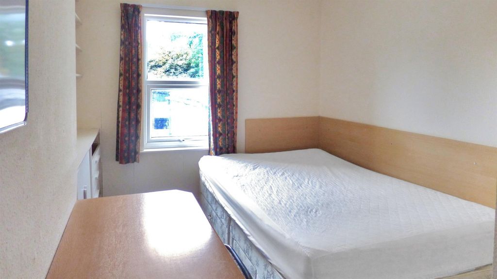 Property photo 3 of 7 41 Boulter 3.Jpg