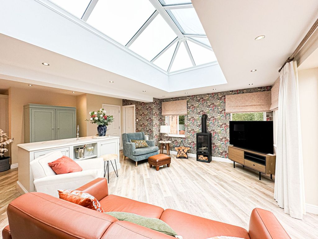 Property photo 2 of 35