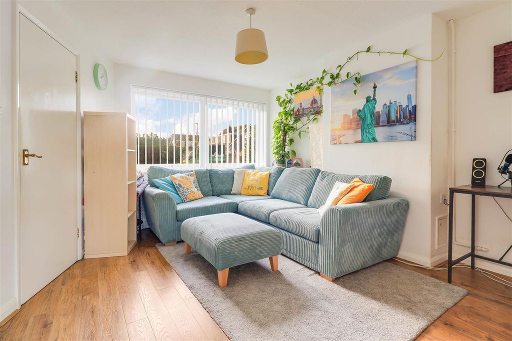 Property photo 2 of 17 Img (1).Jpg