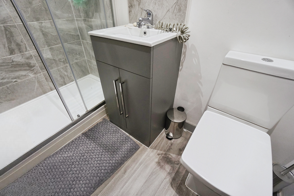 Property photo 2 of 10 Shower Room