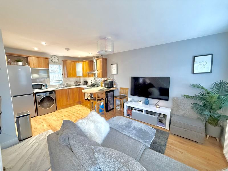 Property photo 2 of 14 Lounge