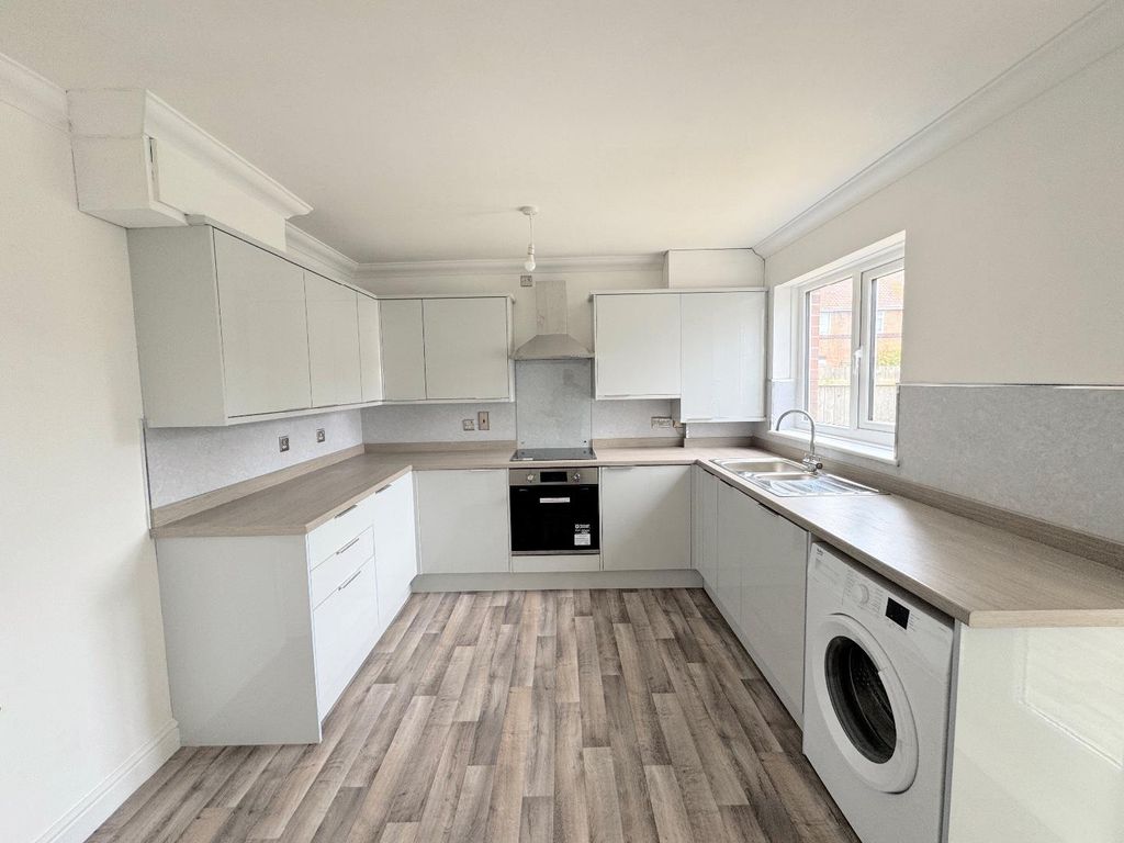 Property photo 2 of 13 Dining Kitchen