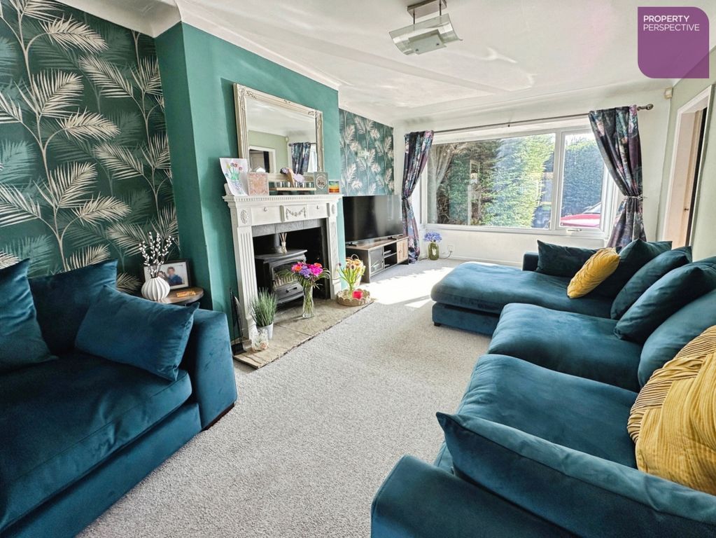 Property photo 2 of 13 Lounge