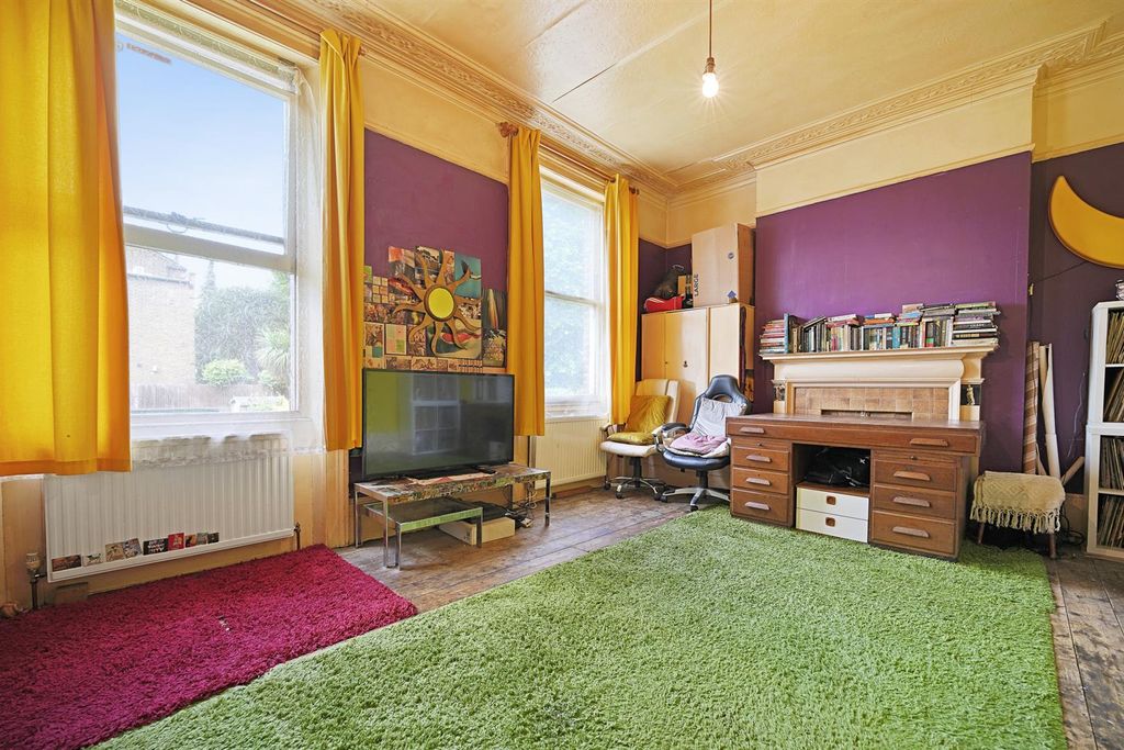 Property photo 2 of 9