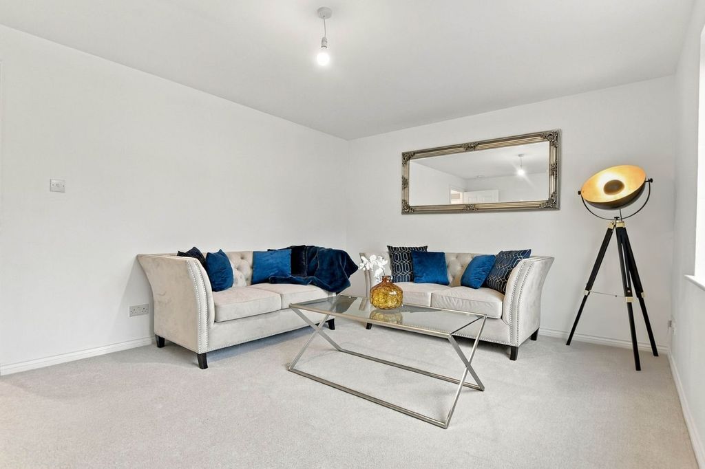 Property photo 2 of 29
