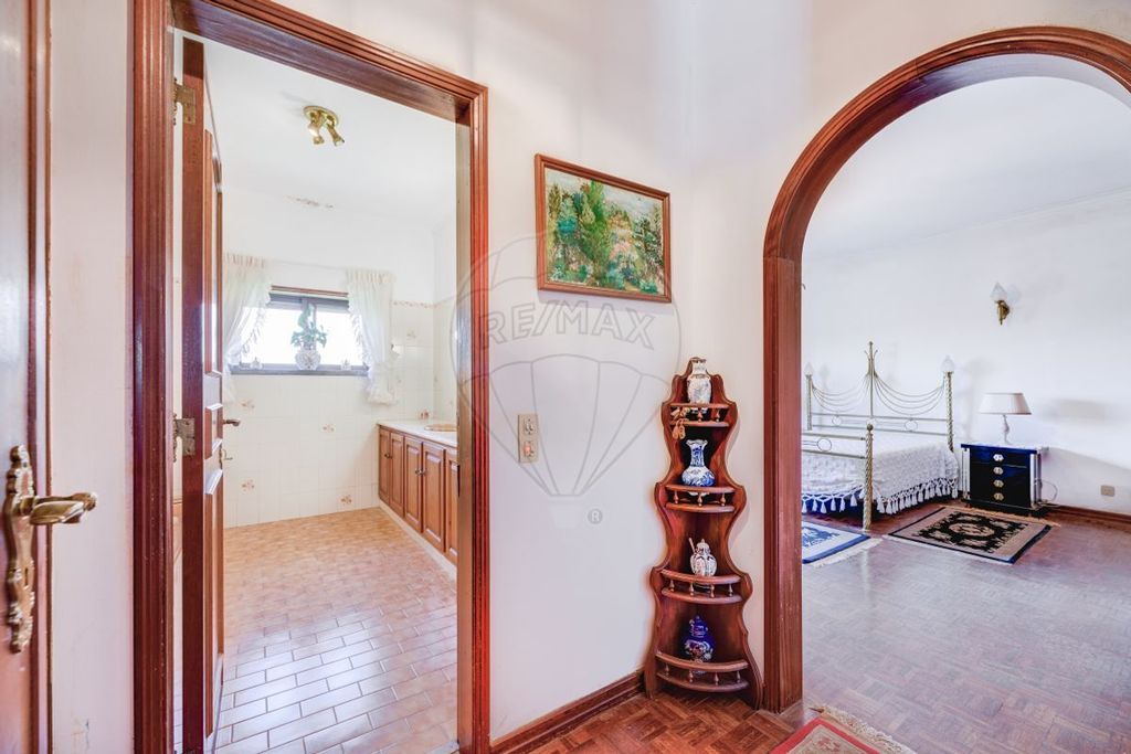 Property photo 3 of 49