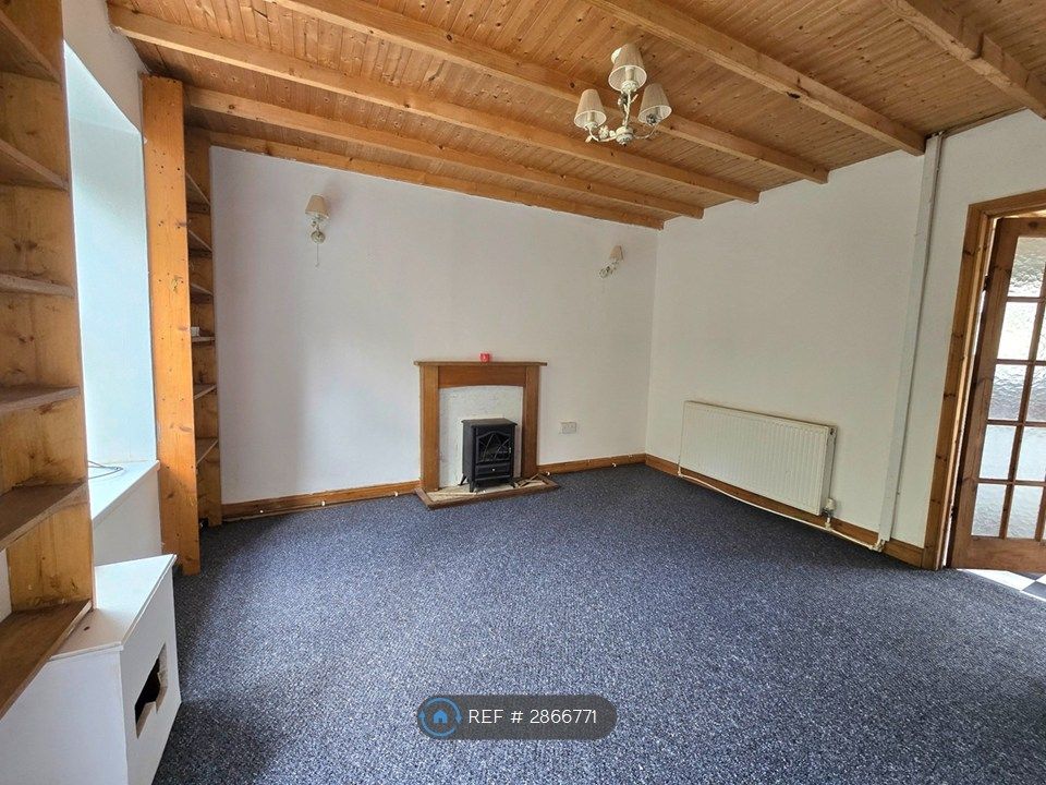 Property photo 2 of 7 Lounge