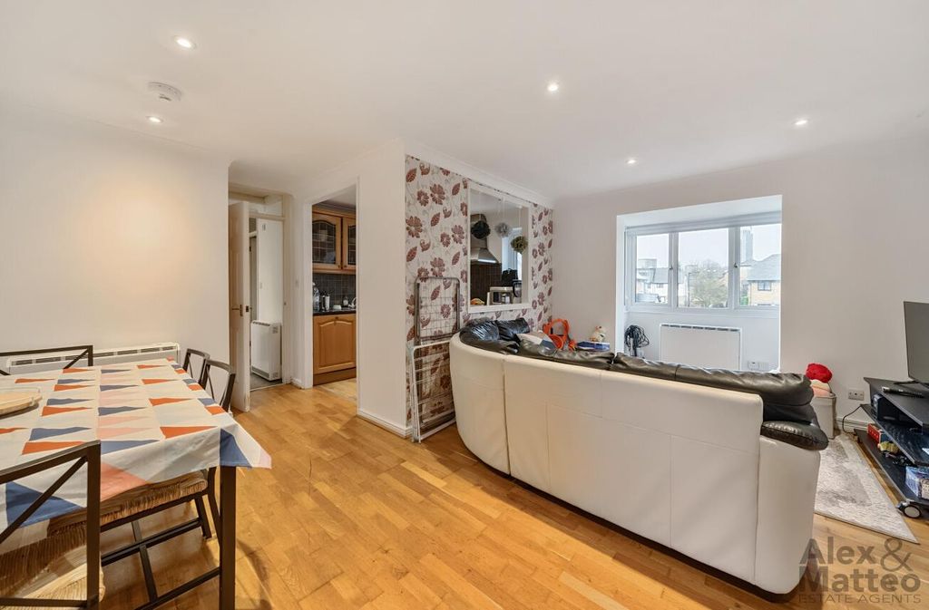 Property photo 2 of 9 13.Jpg