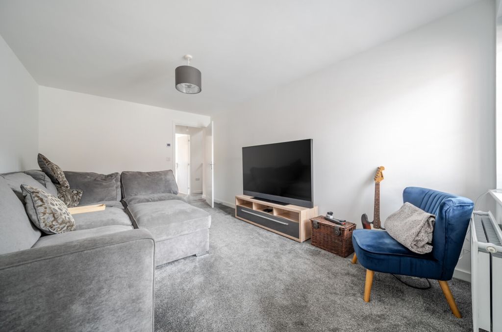 Property photo 2 of 22 15-6A6Cb887800F1-1498035-19Fb8A28A6852-15-15