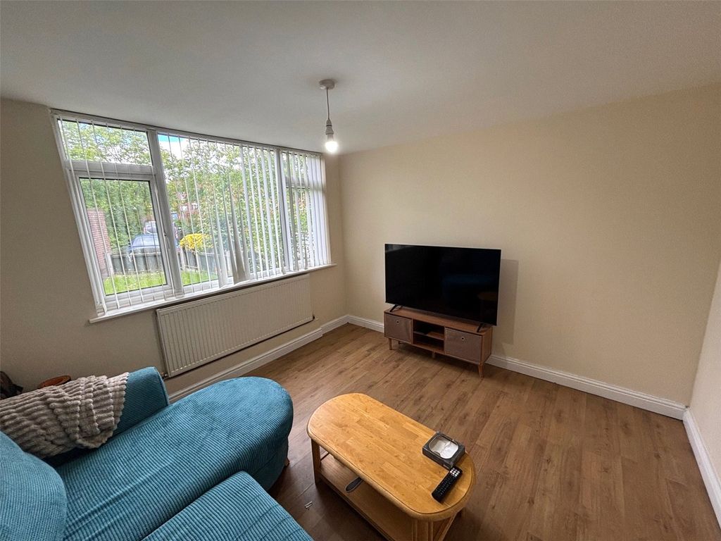 Property photo 3 of 12 Picture No. 08