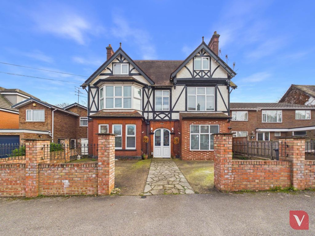 Property photo 1 of 27