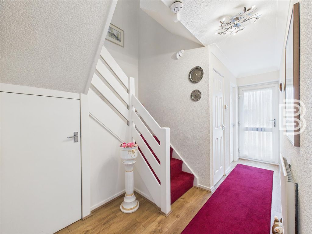 Property photo 3 of 15 Entrance Hall.Jpg