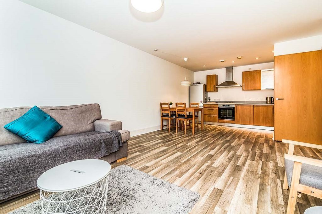 Property photo 2 of 8 Picture No. 27