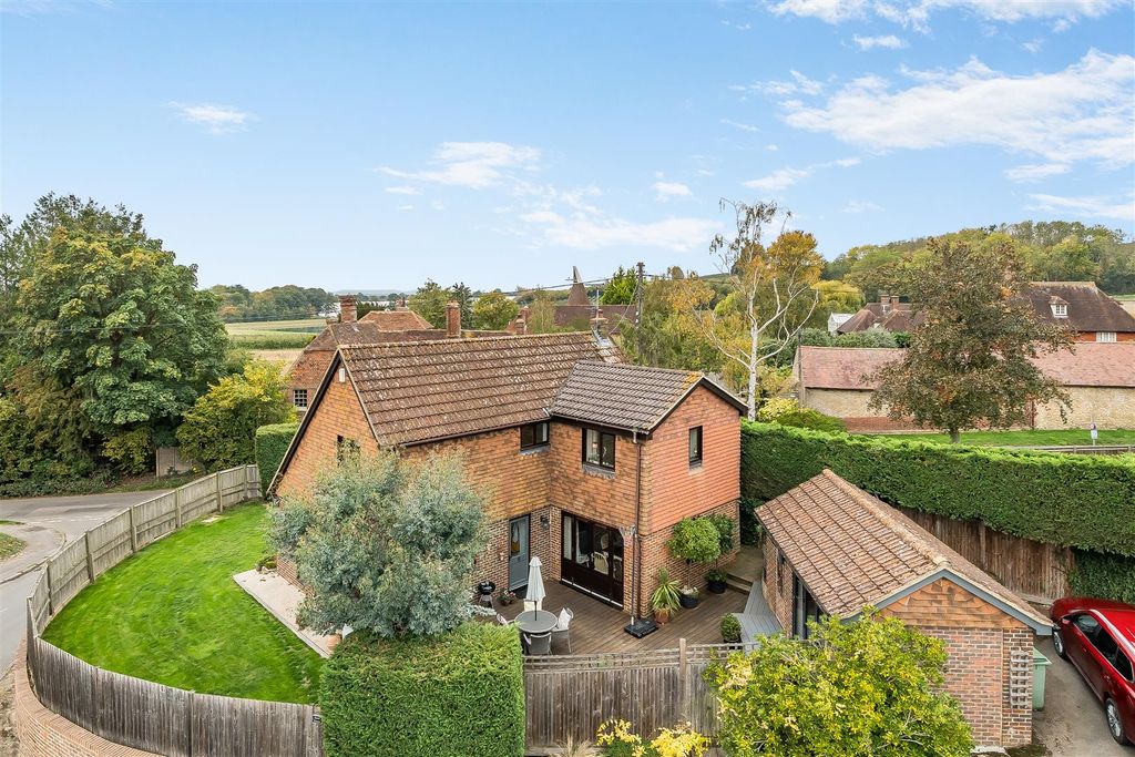 Property photo 1 of 22 3-693c13A9034B5-1363975-3-68E9622c85E2E-Arw-3.Jpg