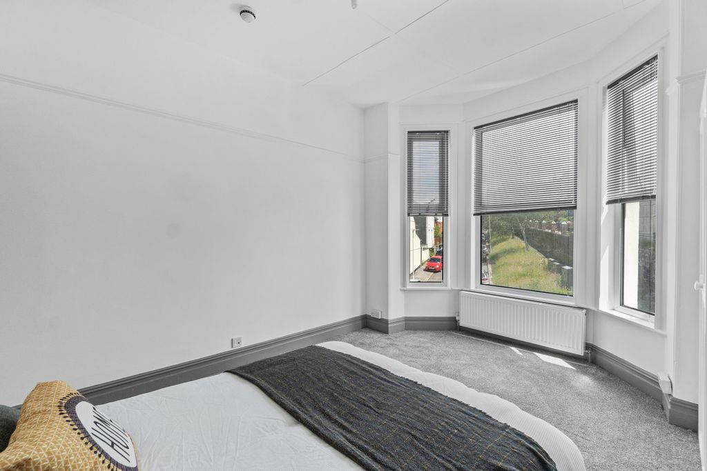 Property photo 3 of 6 0017
