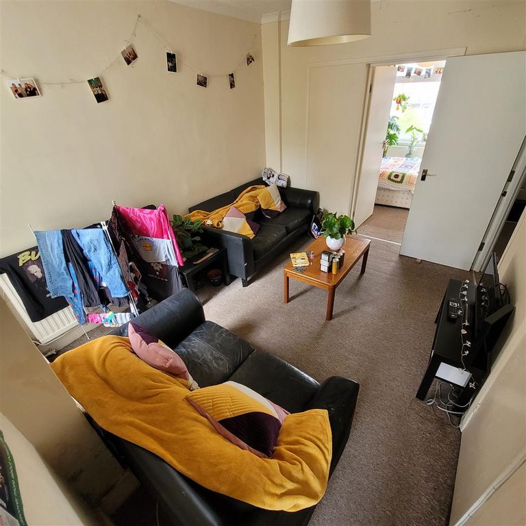 Property photo 3 of 9 Lounge x2.Jpg