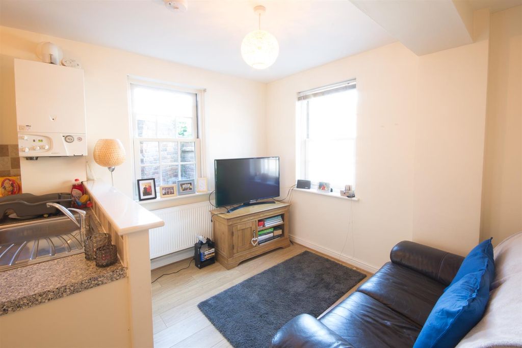 Property photo 3 of 10