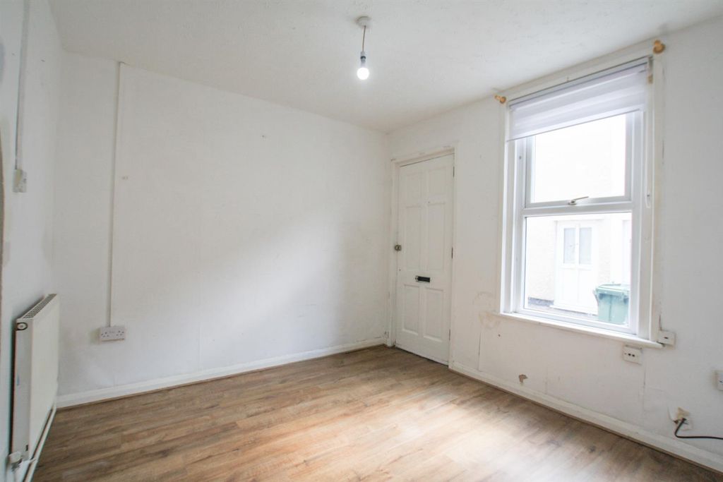 Property photo 2 of 8 Img_0784.Jpg
