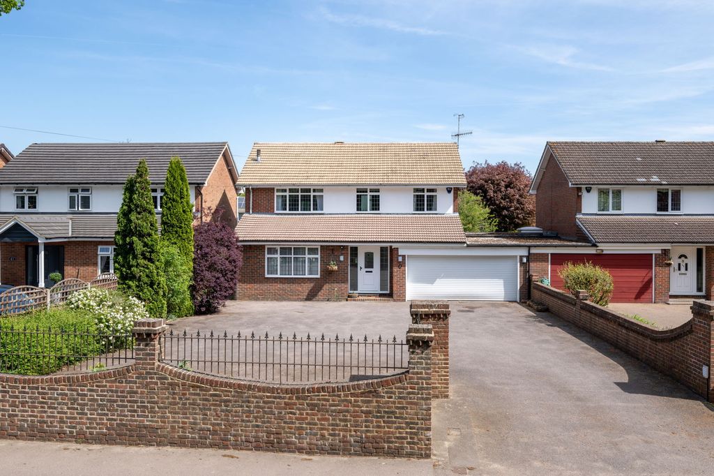 Property photo 1 of 32
