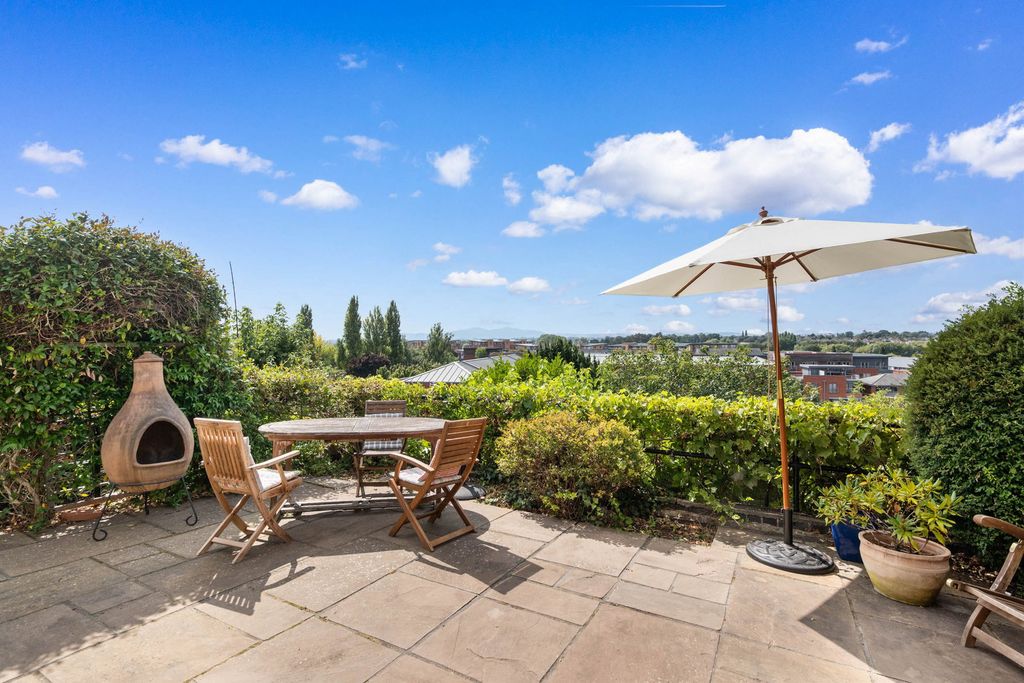 Property photo 3 of 22