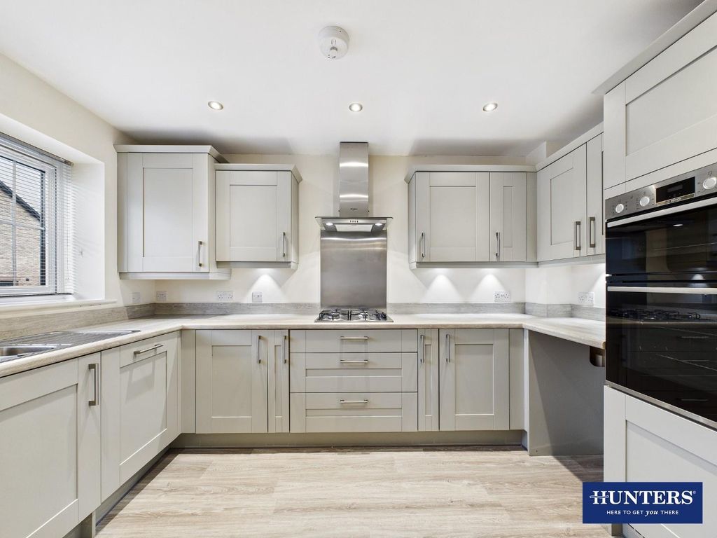 Property photo 2 of 18 Kitchen