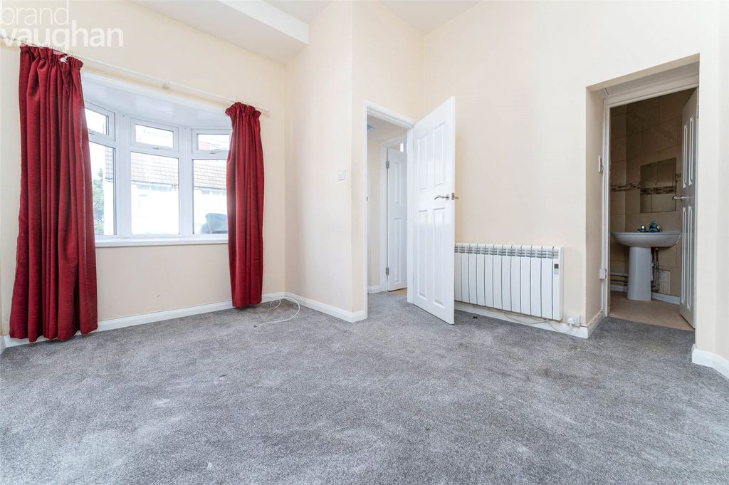Property photo 2 of 6 Studio Room